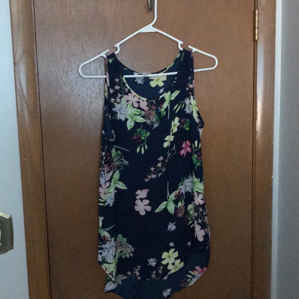 Sleeveless blouse